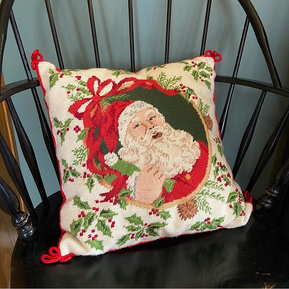 Other - GUC - Christmas Santa Needlepoint Accent Pillow